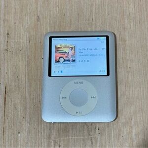 iPod Nano 3rd Gen 4GB Silver Model:A1236 Tested Good w/1140 Songs Read Info Blw!